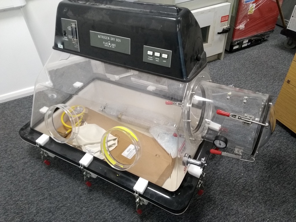 PLAS LABS NITROGEN DRY BOX