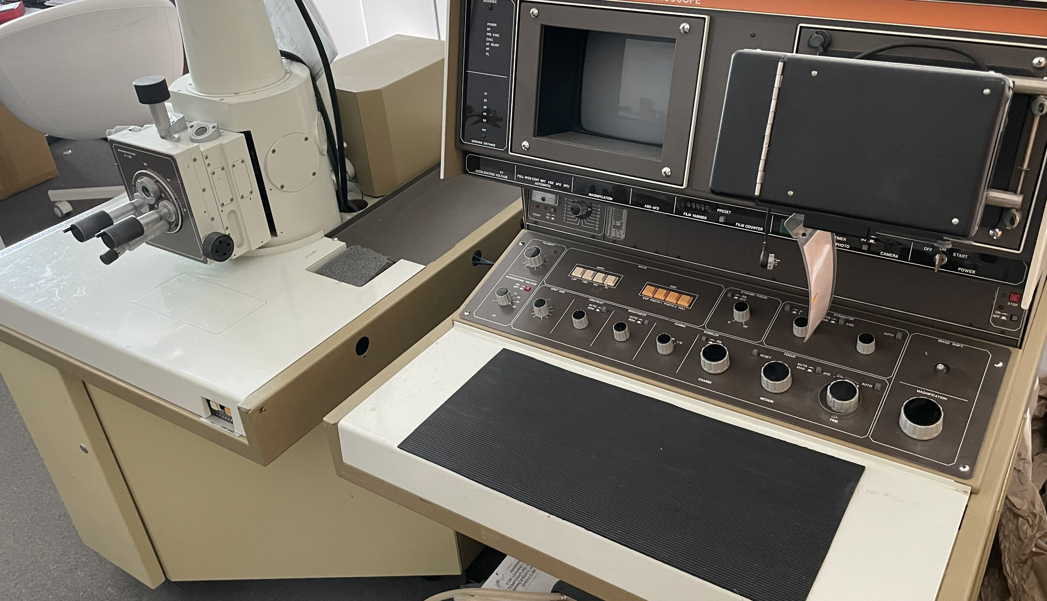 JEOL JSM-T300